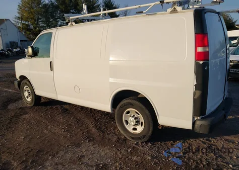 2015 Chevrolet Express 2500 Work Van z USA, uszkodzony, nr VIN 1GCWGFCF8F1152135